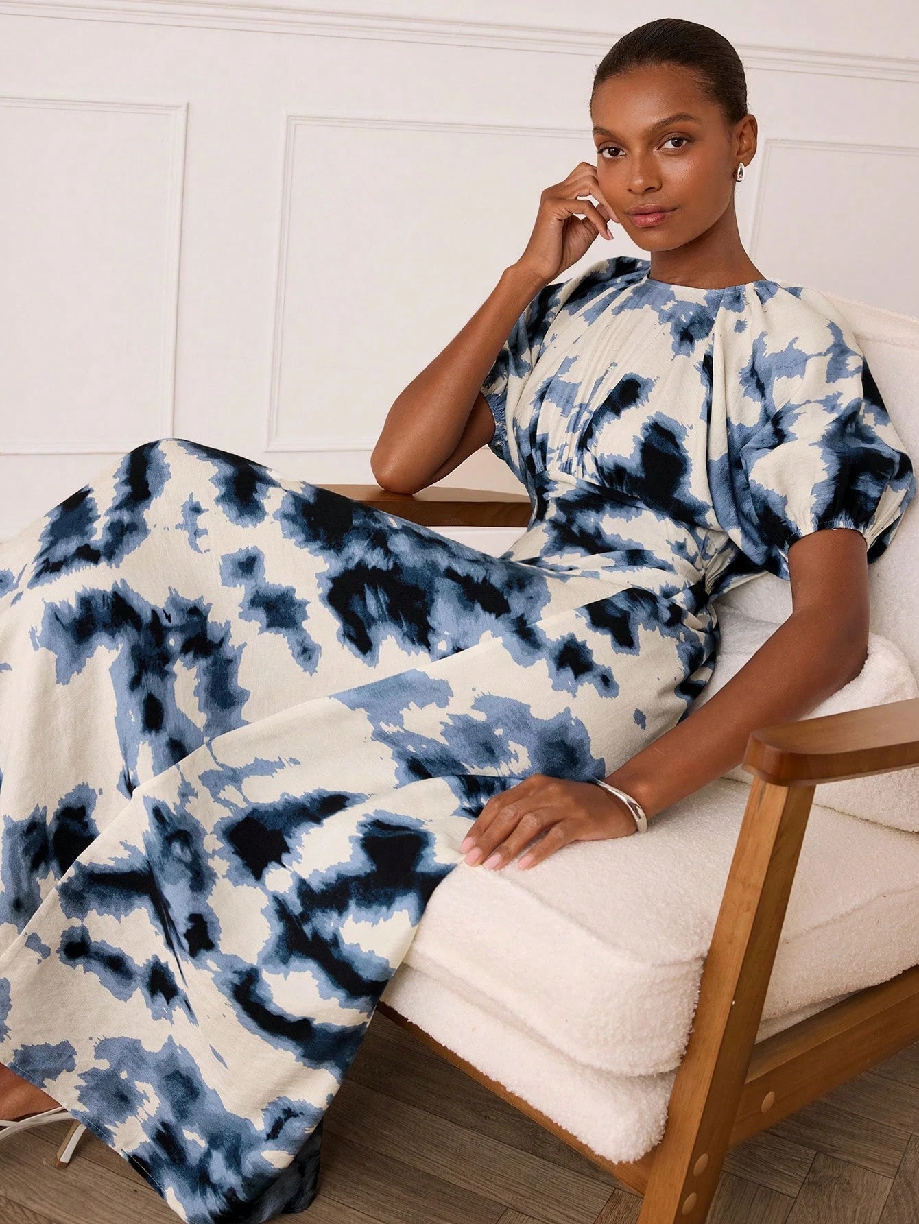 Off-White Petal Puffed Sleeves Dress