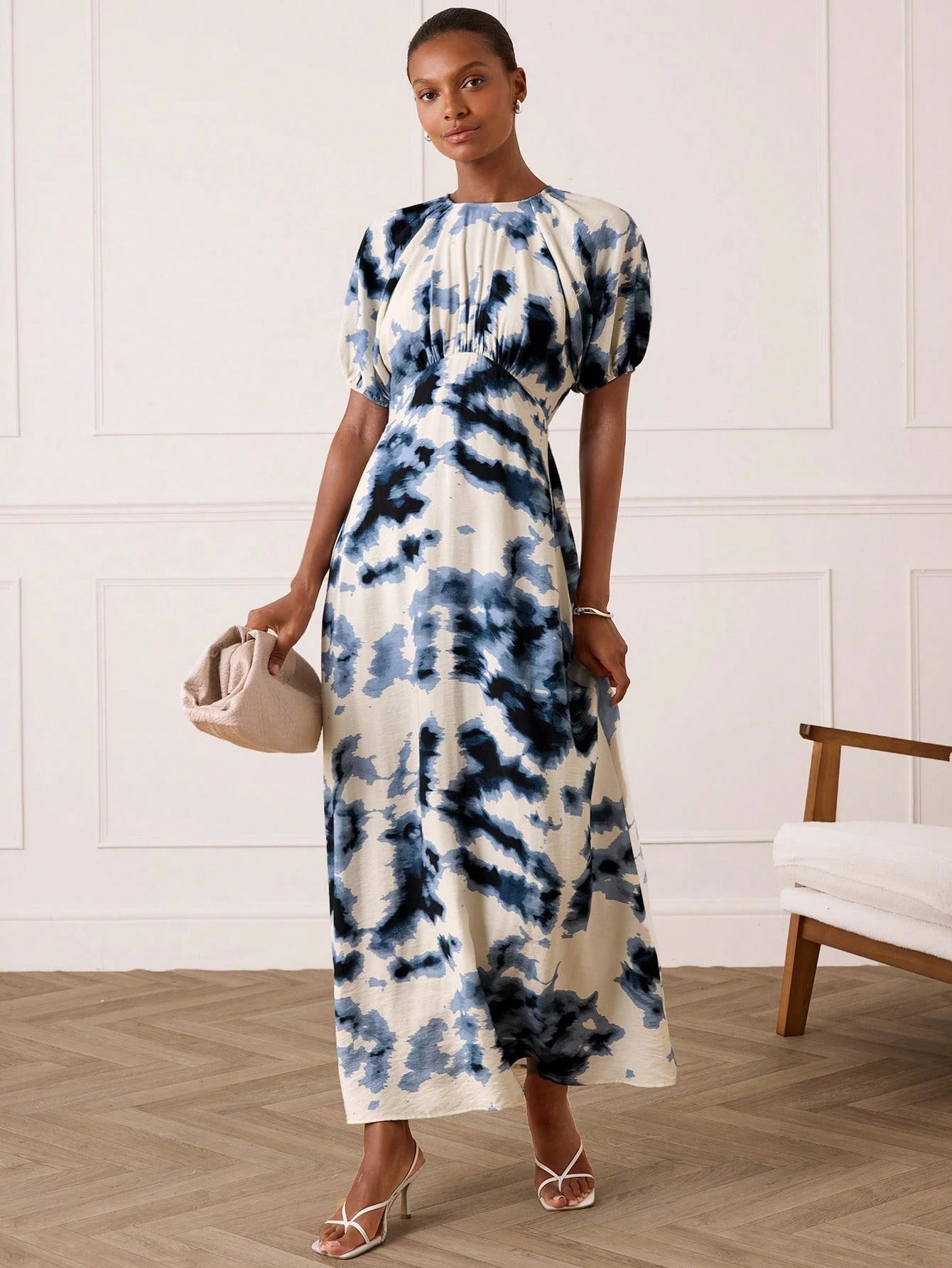 Off-White Petal Puffed Sleeves Dress