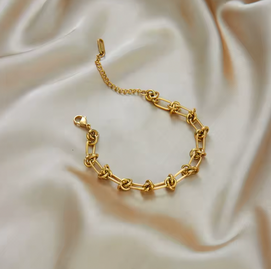 Knots Golden Bracelet