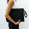 OVERSIZED WRISTLET POUCH BLACK
